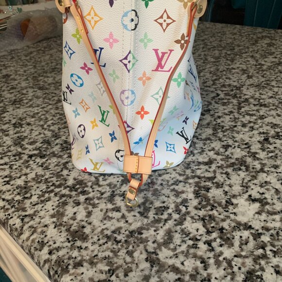 Oversized Tote - Picture 6 of 8